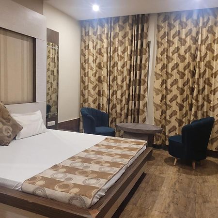 The Aura Grand Hotel & Banquet - A Unit Of Sitara Kollection Hotels Rohtak Exteriör bild