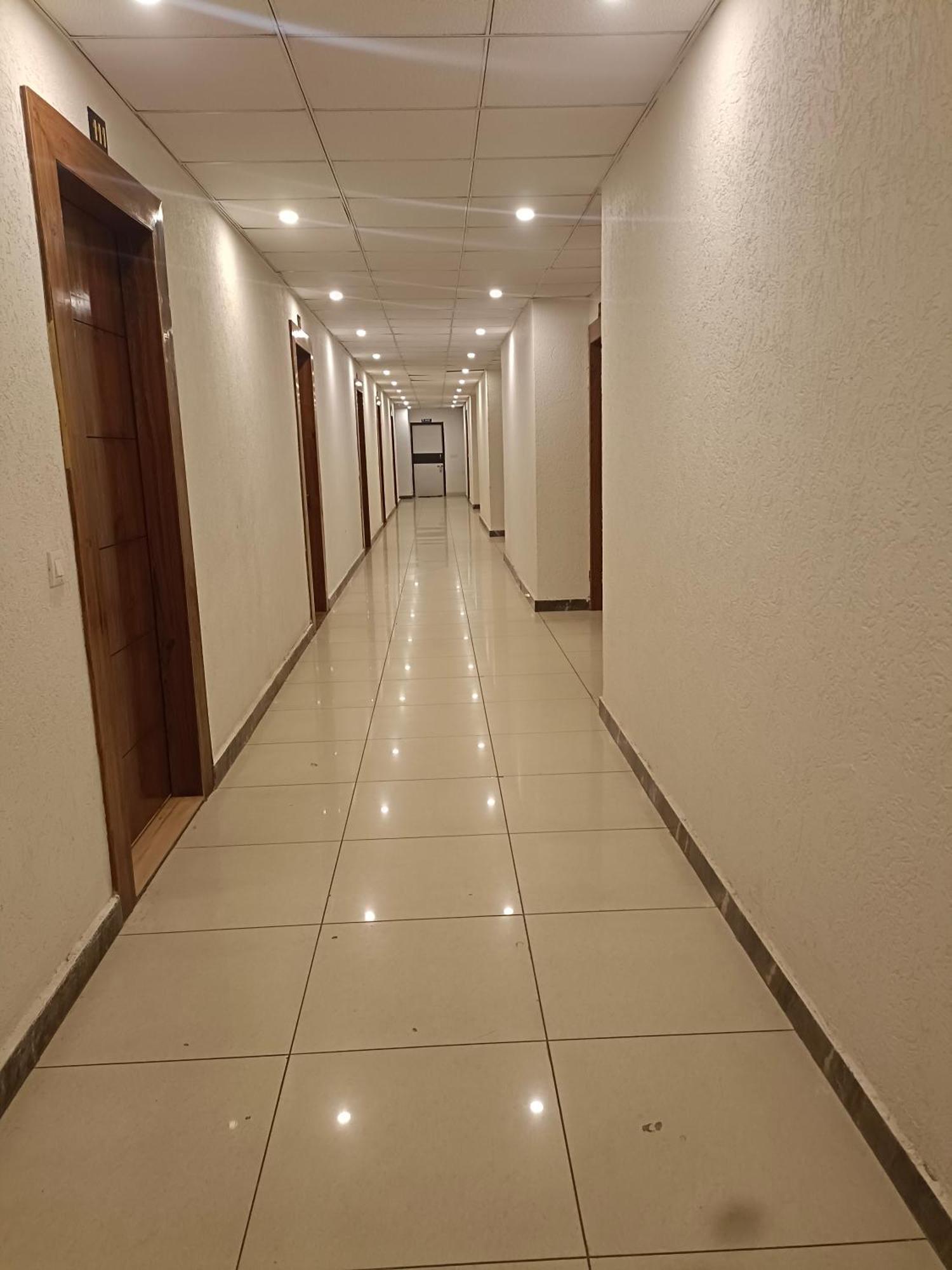 The Aura Grand Hotel & Banquet - A Unit Of Sitara Kollection Hotels Rohtak Exteriör bild